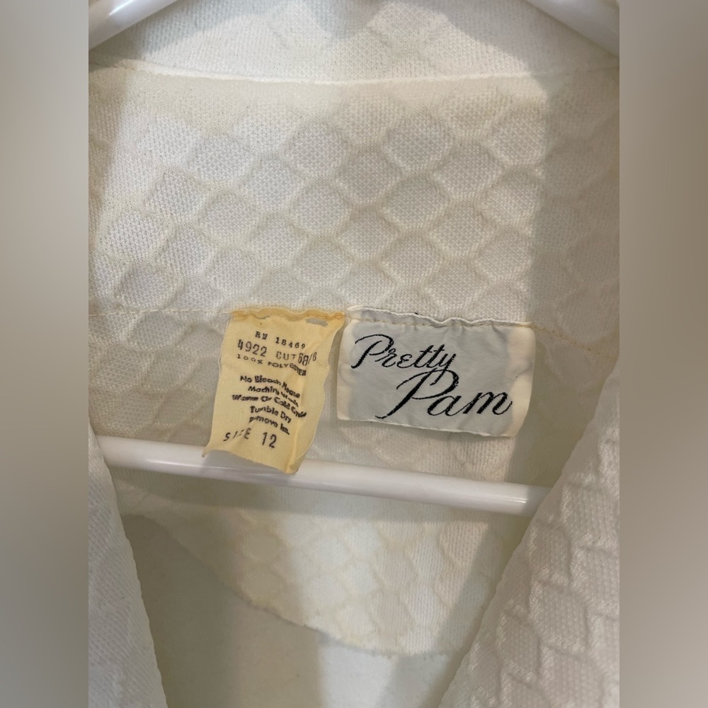 Vintage White Button Down Collared Long Sleeve Dress with Belt Pretty Pam - Picture 6 of 8